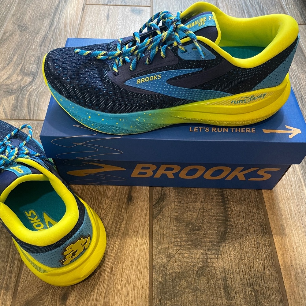Brooks runDisney Adrenaline GTS 24 Size 8 Women’s